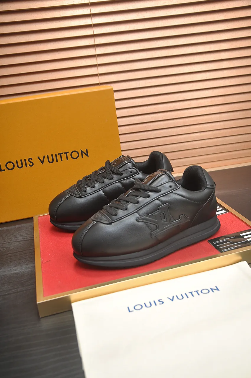 Men's shoes 💰700💶[LOUIS VUITTON] (couples 💑 style) new original order 🍀LV Louis Vuitton * - top version of LV classic trendy shoes! Made of imported original fabrics, mesh lining, and original wear-resistant rubber foam outsole! High quality products! Size (female 35-40) (male 38-44)